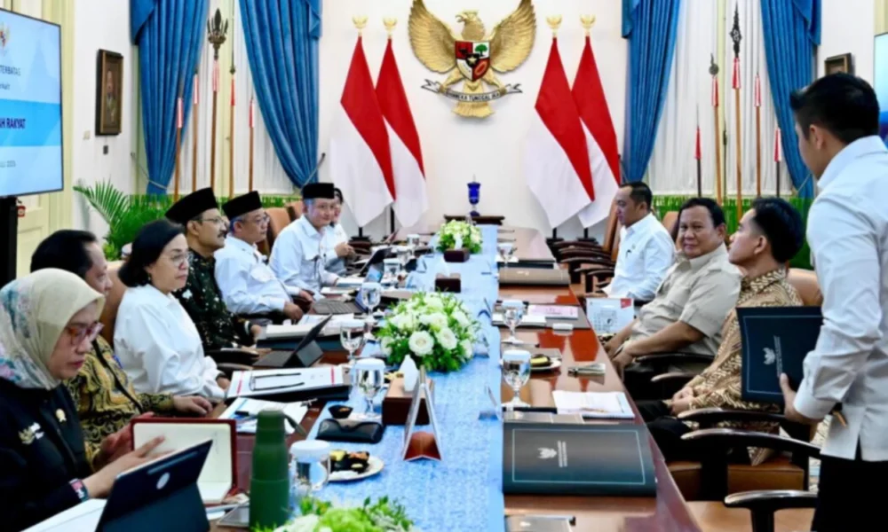 Presiden prabowo gelar rapat terbatas, bahas perluasan program sekolah rakyat rintisan 2025