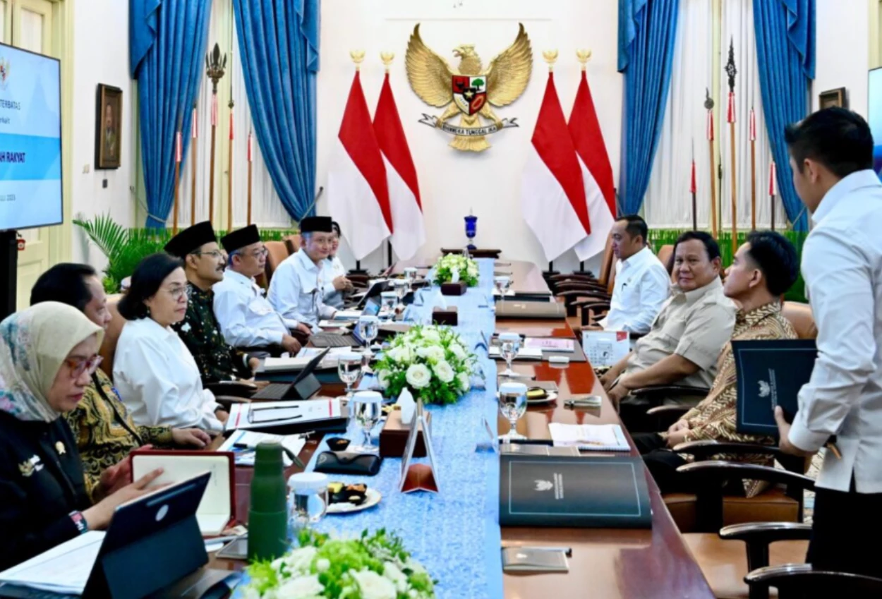 Presiden prabowo gelar rapat terbatas, bahas perluasan program sekolah rakyat rintisan 2025