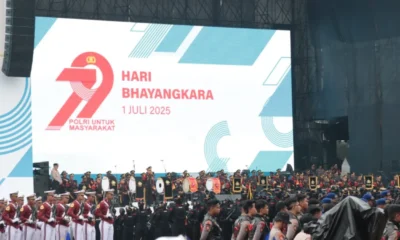 Rayakan hut bhayangkara ke 79, ribuan warga padati kawasan monas