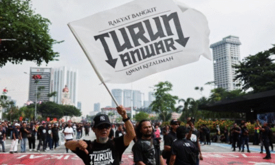 Ribuan warga malaysia demo di kuala lumpur, desak anwar ibrahim mundur