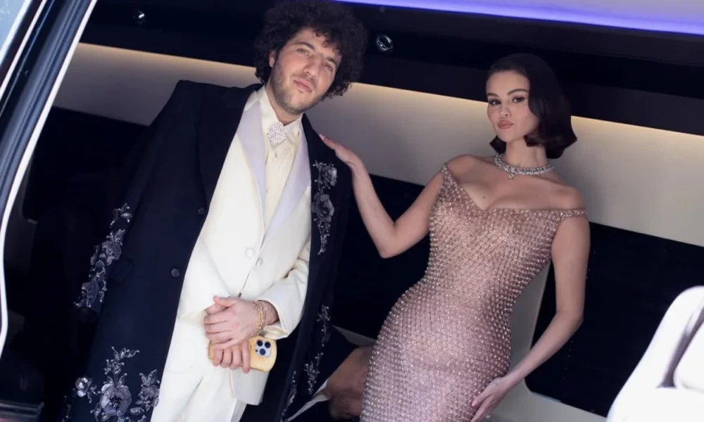 Selena gomez dan benny blanco dikabarkan menikah september 2025