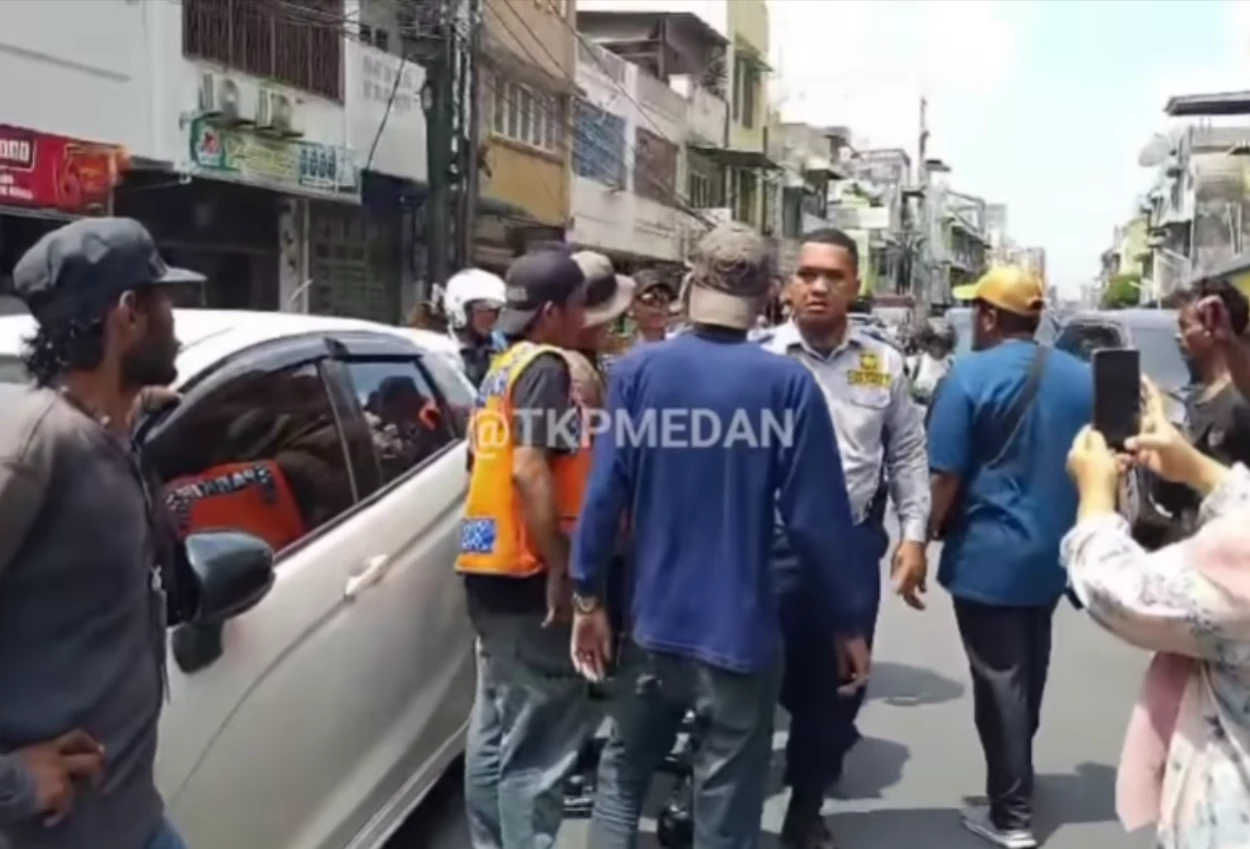 Tak terima ditertibkan, petugas dishub medan dianiaya jukir liar