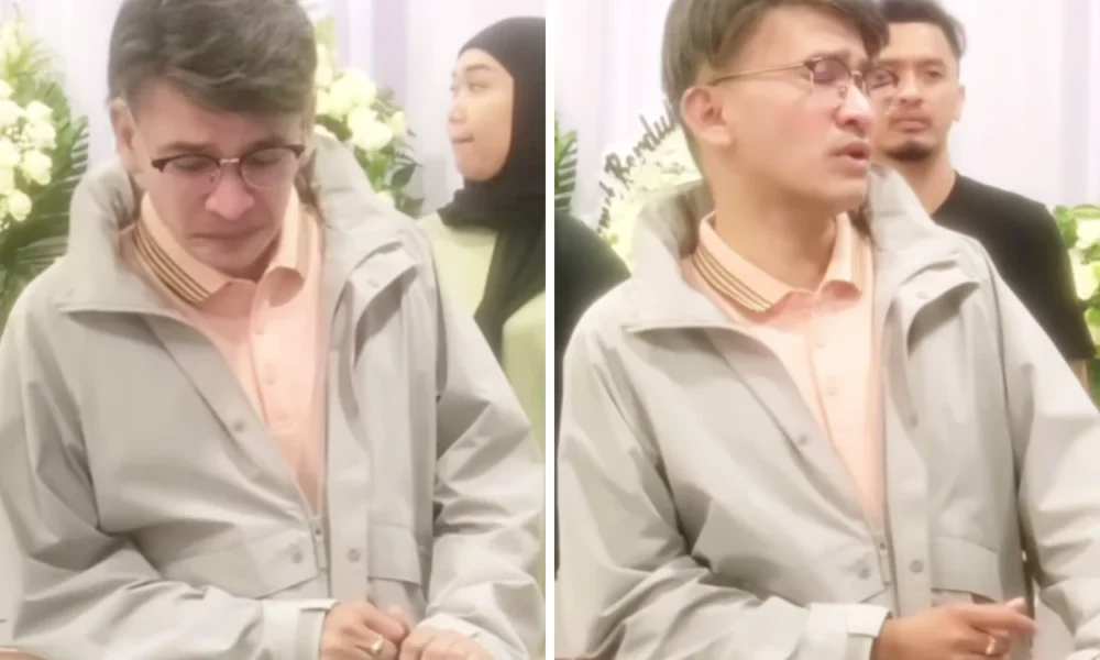 Tangis ruben onsu pecah saat berada di samping peti jenazah ayah sarwendah
