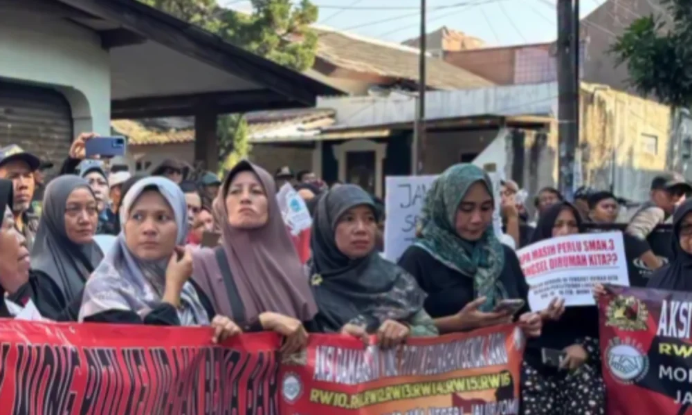 Warga tangsel demo di sman 3, protes hasil spmb jalur domisili