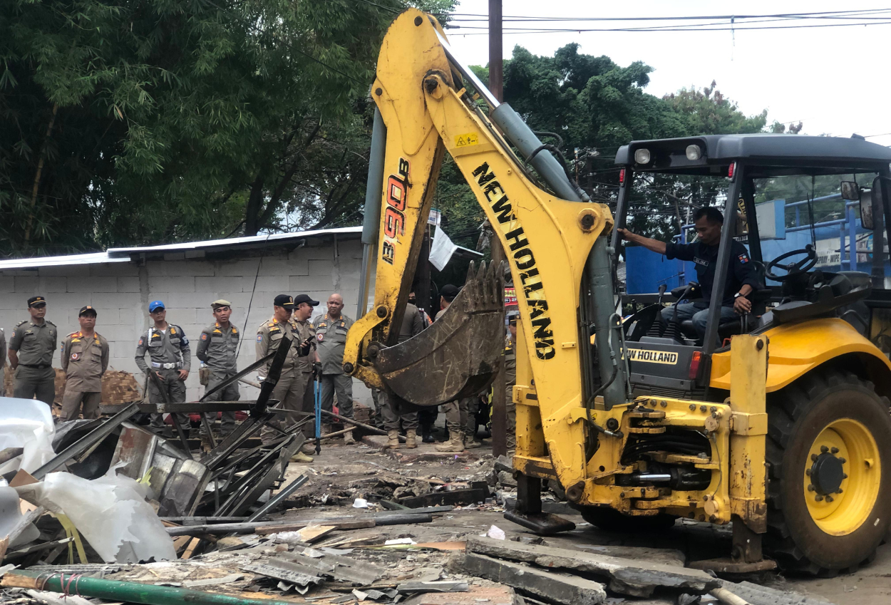 11 bangunan liar di bogor timur dibongkar satpol pp