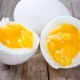 4 manfaat telur setengah matang dan cara konsumsinya yang aman