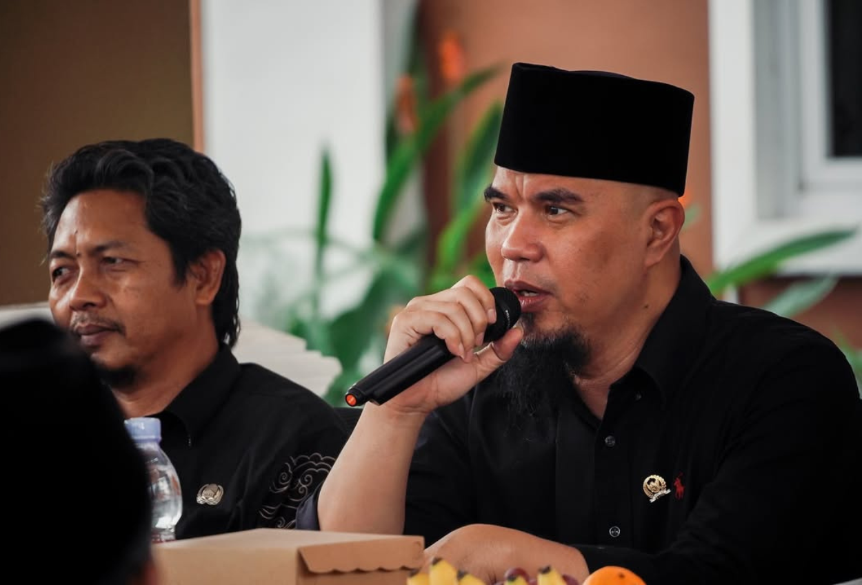 Ahmad dhani persilakan restoran putar lagu dewa 19