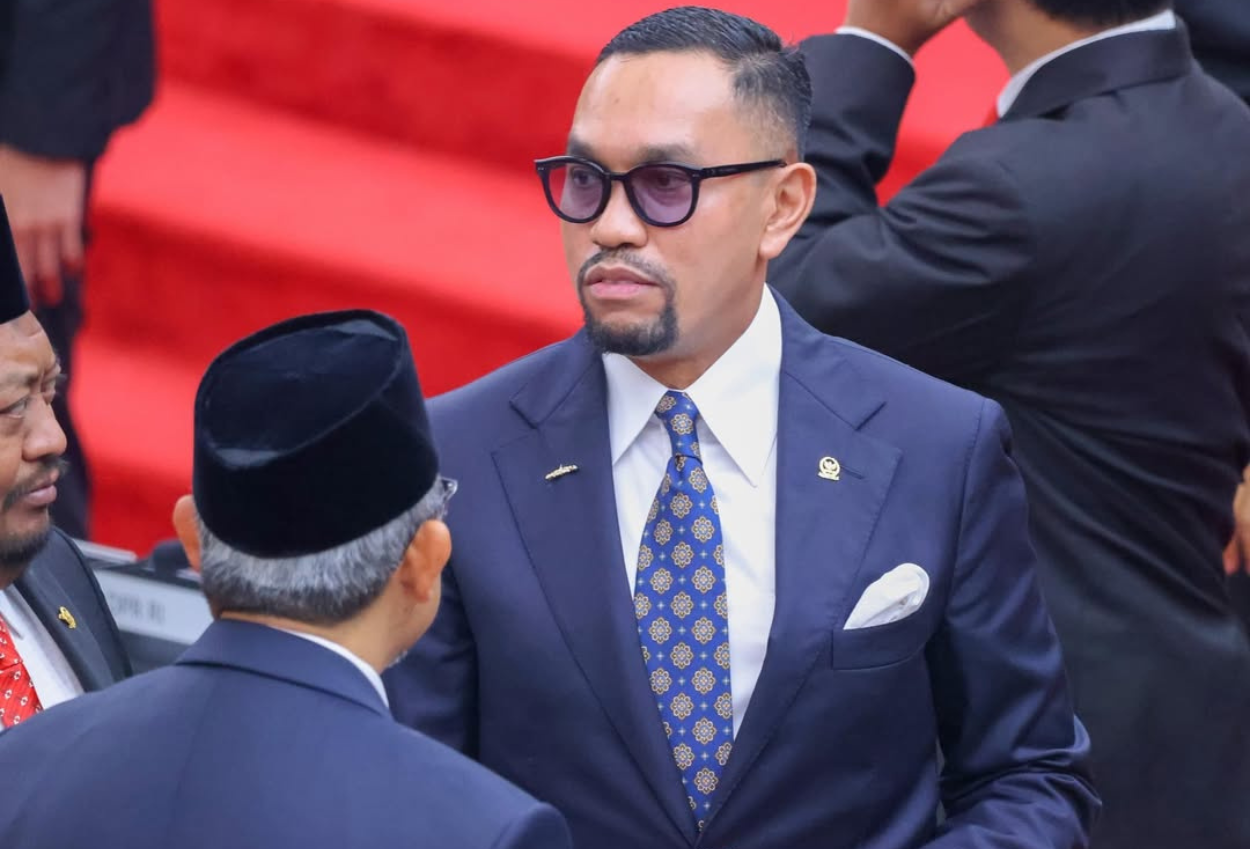 Ahmad sahroni dicopot dari wakil ketua komisi iii dpr