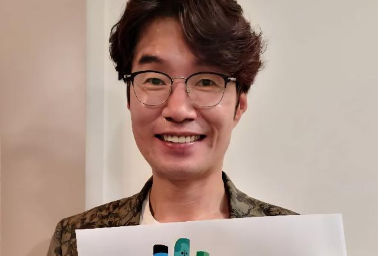 Aktor korea song young kyu ditemukan meninggal dunia di dalam mobilnya