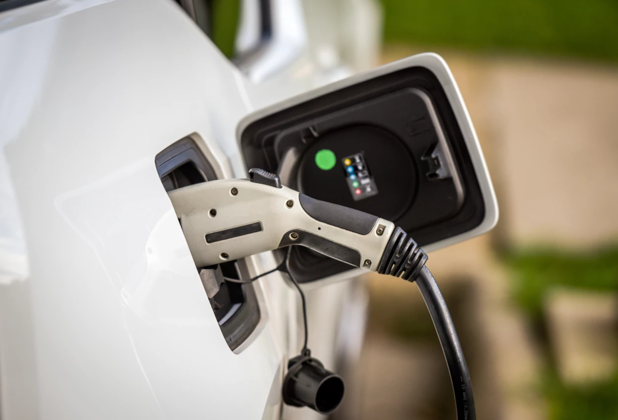 Apakah bisa charger mobil listrik di rumah ini penjelasannya!