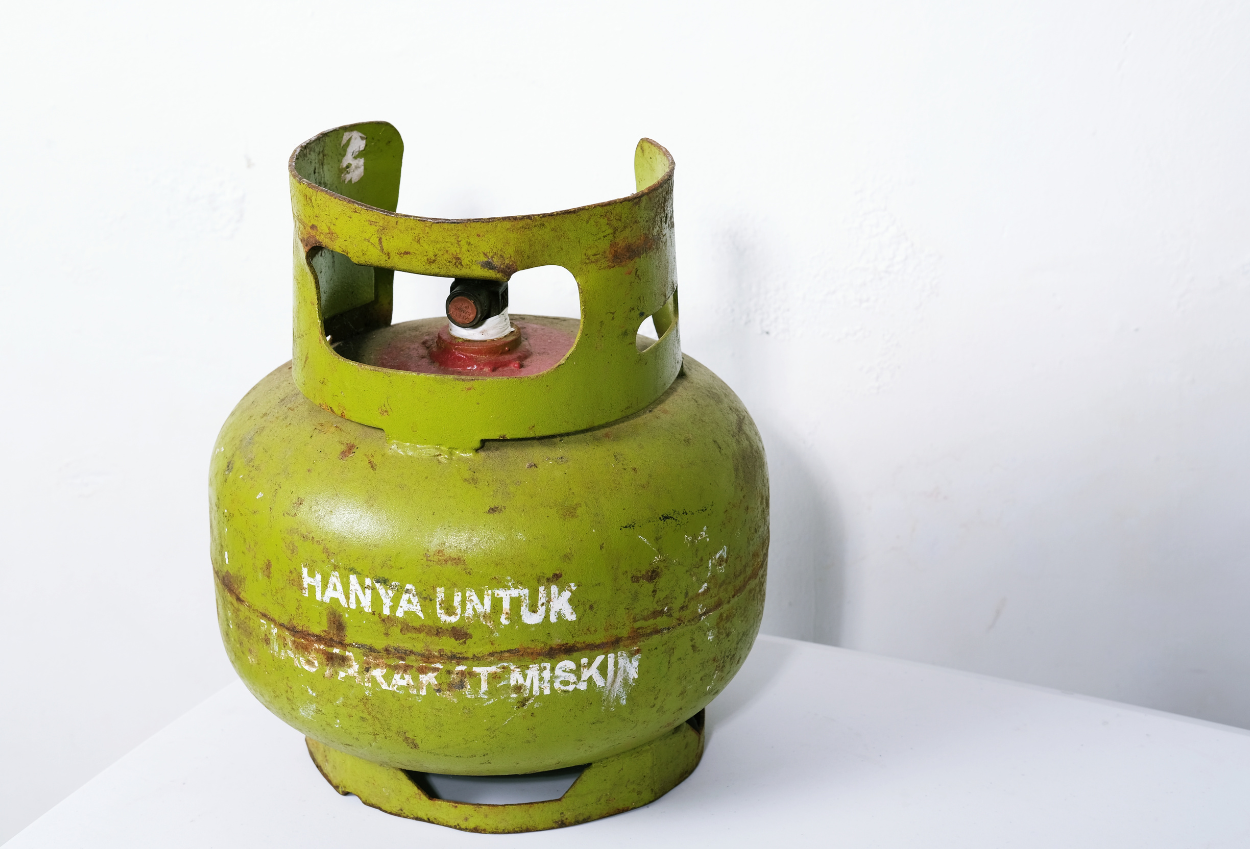 Bahlil lahadalia mulai 2026 beli gas elpiji 3 kg harus pakai nik