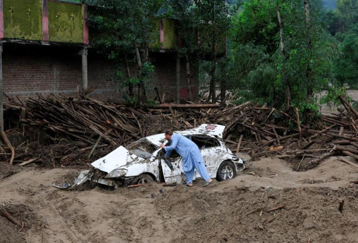 Banjir bandang terjang pakistan, 356 orang tewas