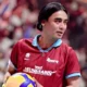 Bebaskan royalti, charly van houtten beri hadiah untuk kaferesto yang putar dan bawakan lagunya