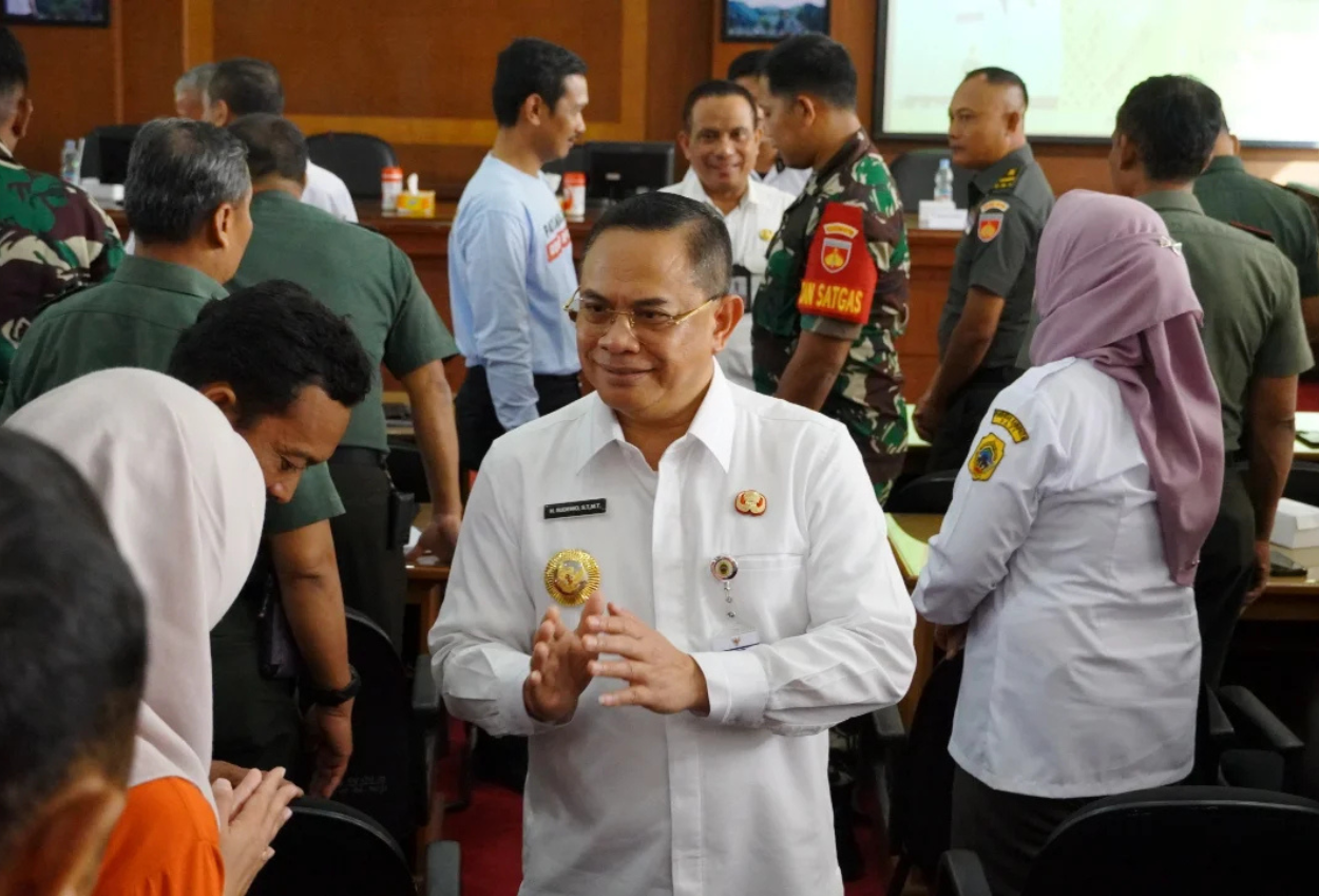 Bupati pati sudewo diperiksa kpk 7 jam soal korupsi jalur ka