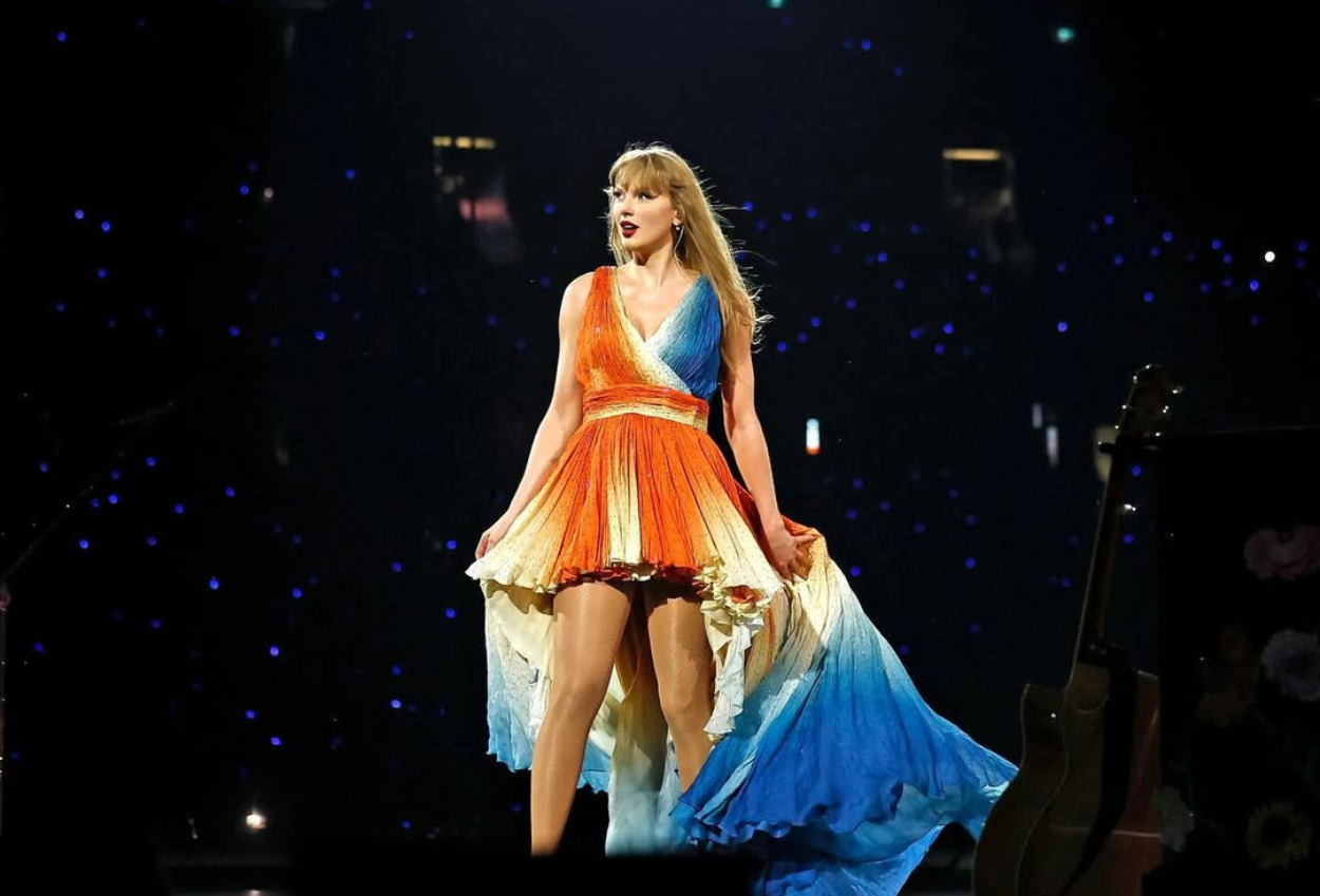 Deretan lagu galau vs happy taylor swift, cocok jadi teman segala mood mu!