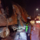 Detik detik kecelakaan beruntun truk dan mobil di tol gayamsari semarang