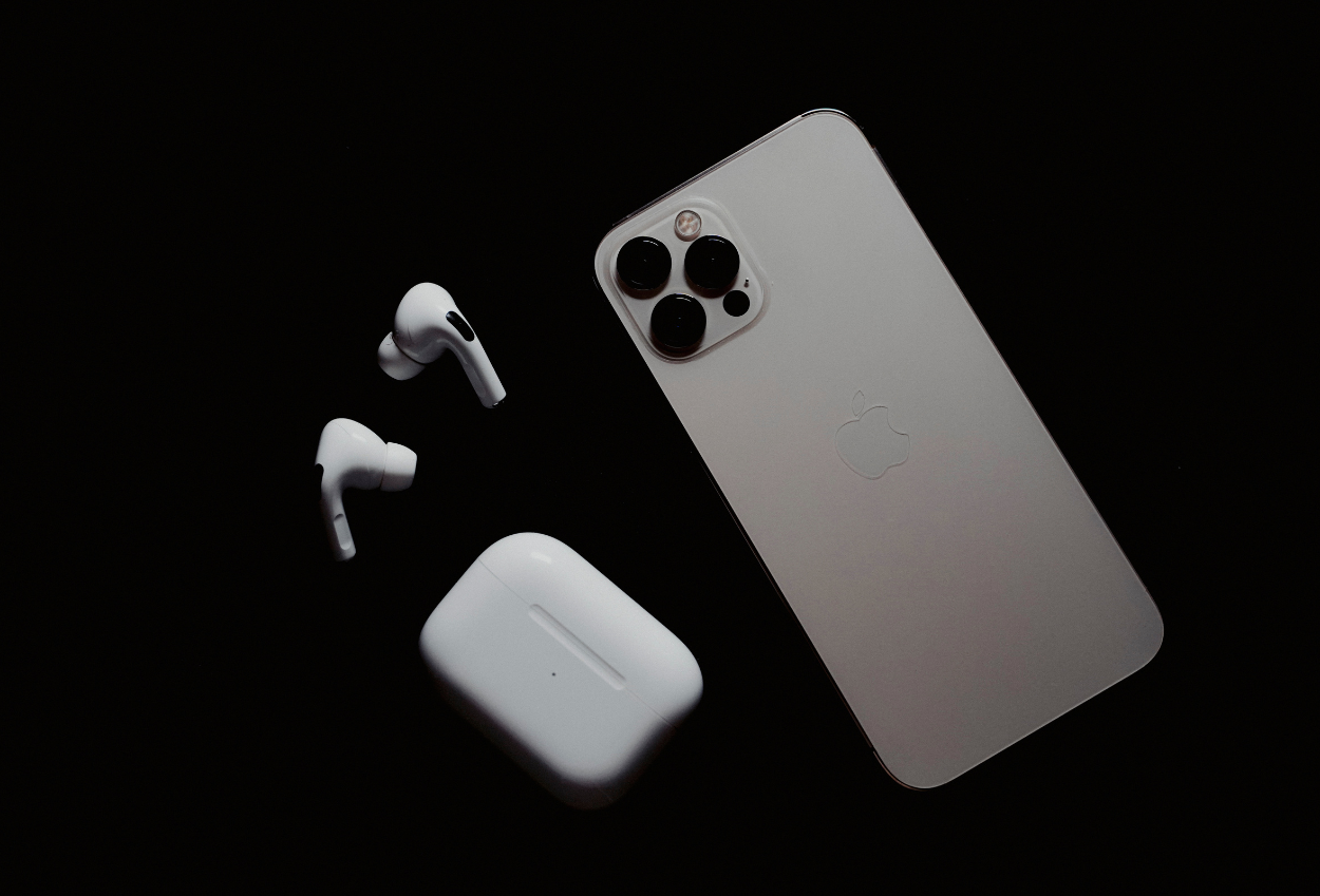 Fitur canggih ios 26, airpods bisa dijadikan remote kamera iphone