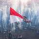 Gubernur maluku utara, sherly tjoanda kibarkan bendera merah putih di bawah laut (1)
