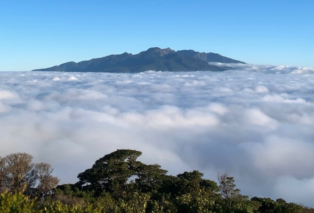 Hut ri di gunung bawakaraeng berujung duka, 32 pendaki alami hipotermia dan 1 tewas