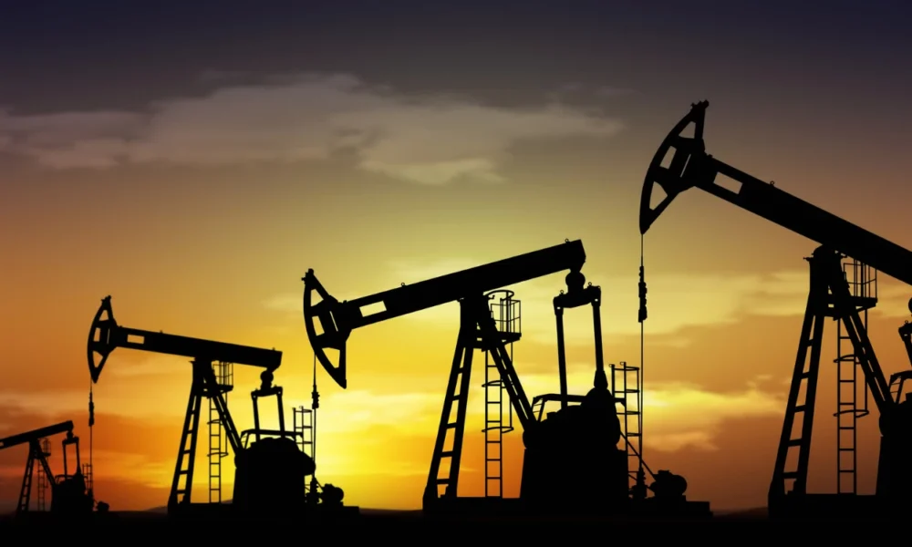Harga minyak melemah usai opec+ setujui genjot produksi pada september mendatang