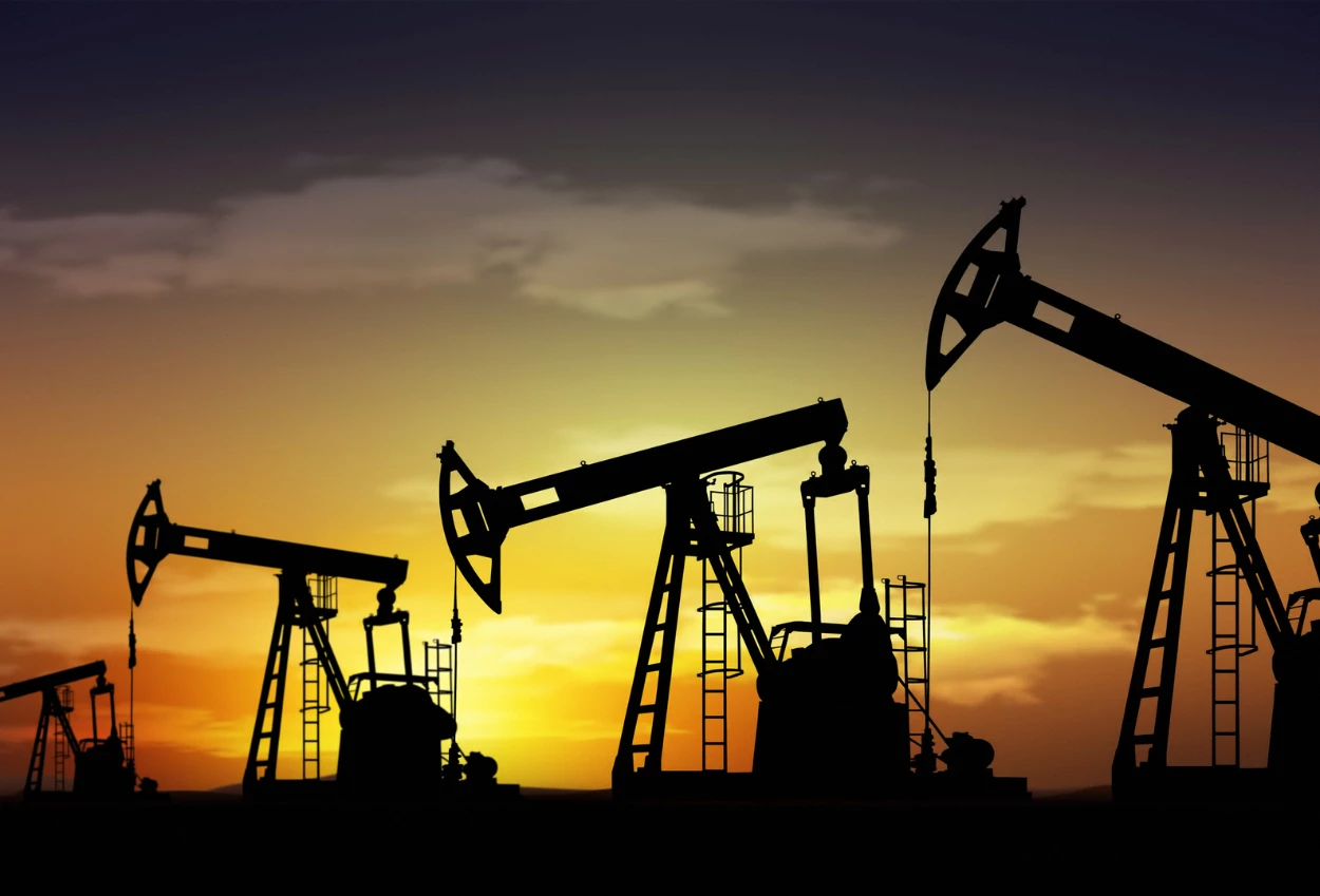 Harga minyak melemah usai opec+ setujui genjot produksi pada september mendatang
