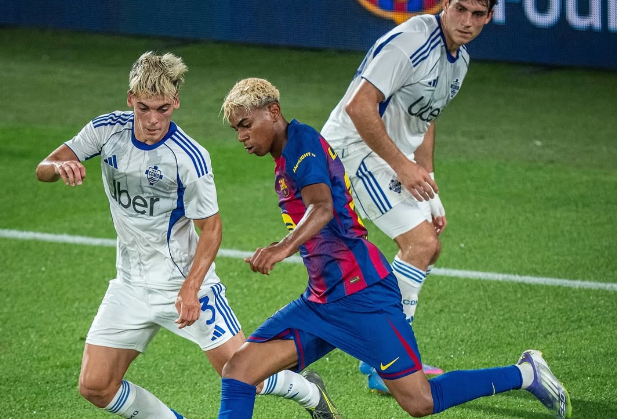 Hasil pertandingan barcelona vs como, los cules menang 5 0 lewat brace fermin lopez dan lamine yamal