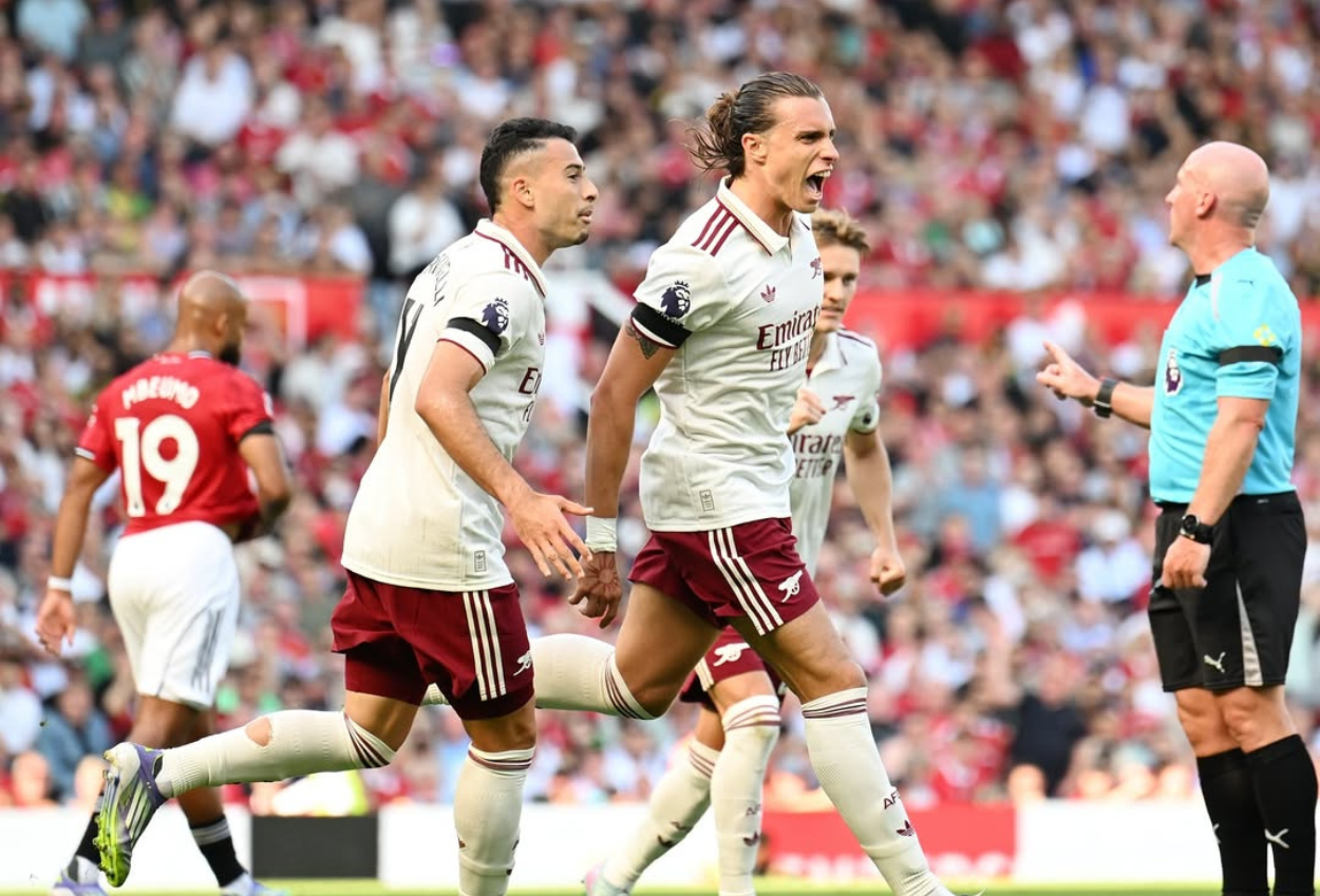 Hasil pertandingan man united vs arsenal setan merah tumbang di kandang sendiri
