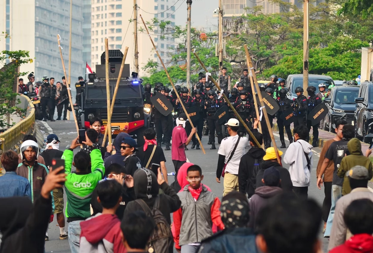 Ini barang barang yang perlu kamu bawa saat demo!