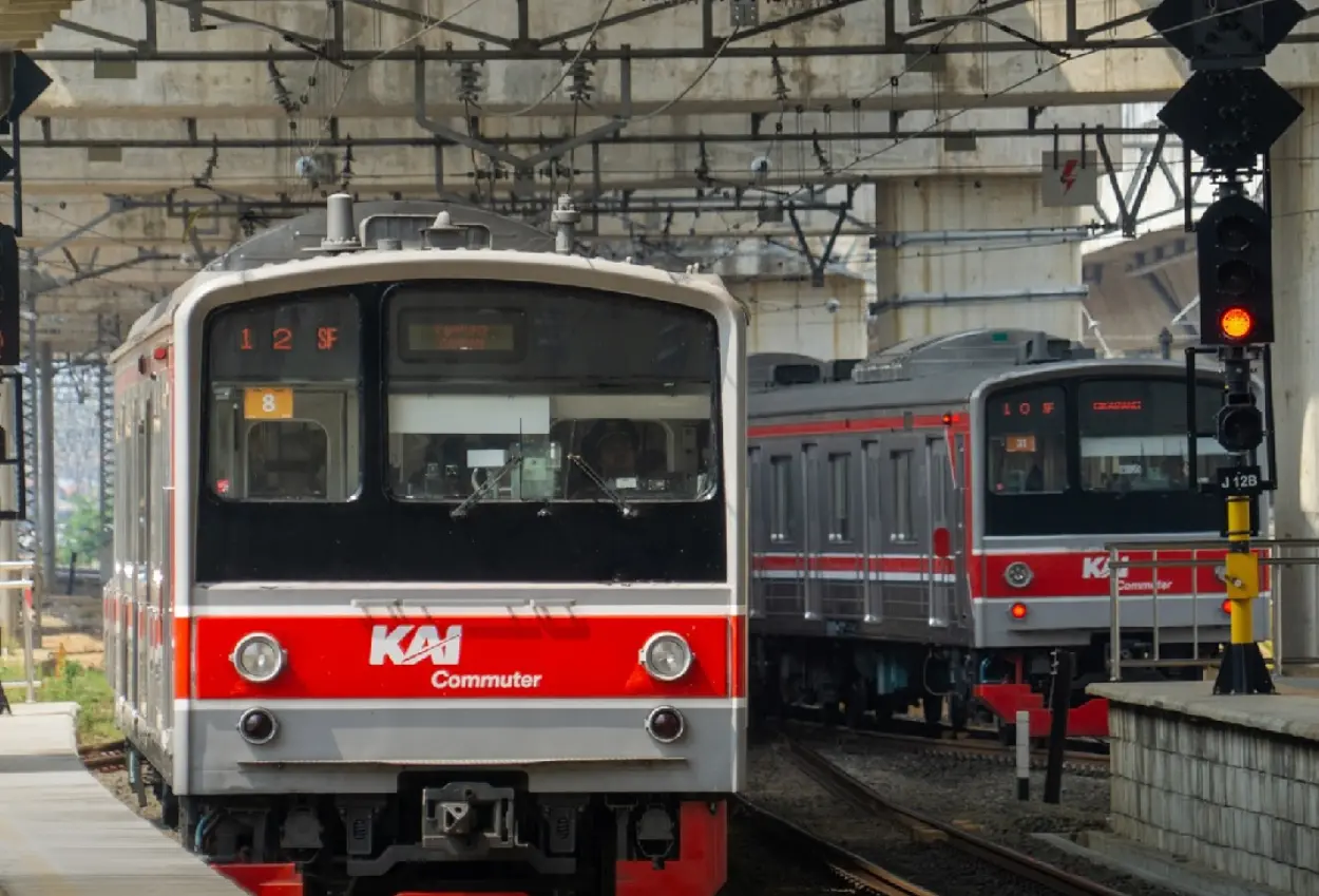 Jalur krl tanah abang palmerah berpotensi ditutup kembali imbas demo buruh di dpr hari ini