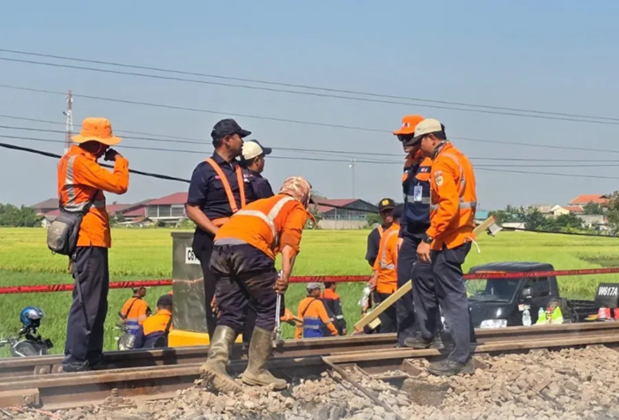 Ka argo bromo anggrek anjlok di subang, 4 perjalanan kereta hari ini dibatalkan