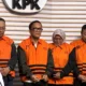 Kpk temukan 4 handphone di plafon rumah dinas immanuel ebenezer