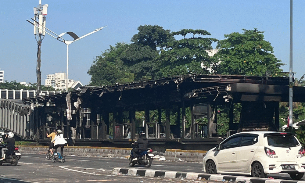 Layanan transjakarta belum beroperasi hingga pagi ini