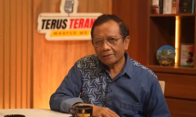 Mahfud md saya dengar gaji dpr tembus miliar an per bulan