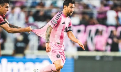 Messi cedera usai dikepung 3 pemain necaxa