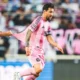 Messi cedera usai dikepung 3 pemain necaxa