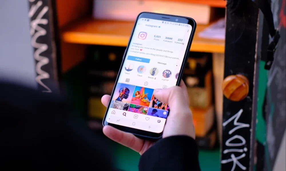 Meta gunakan ai agar remaja tak bisa bohong soal usia di instagram