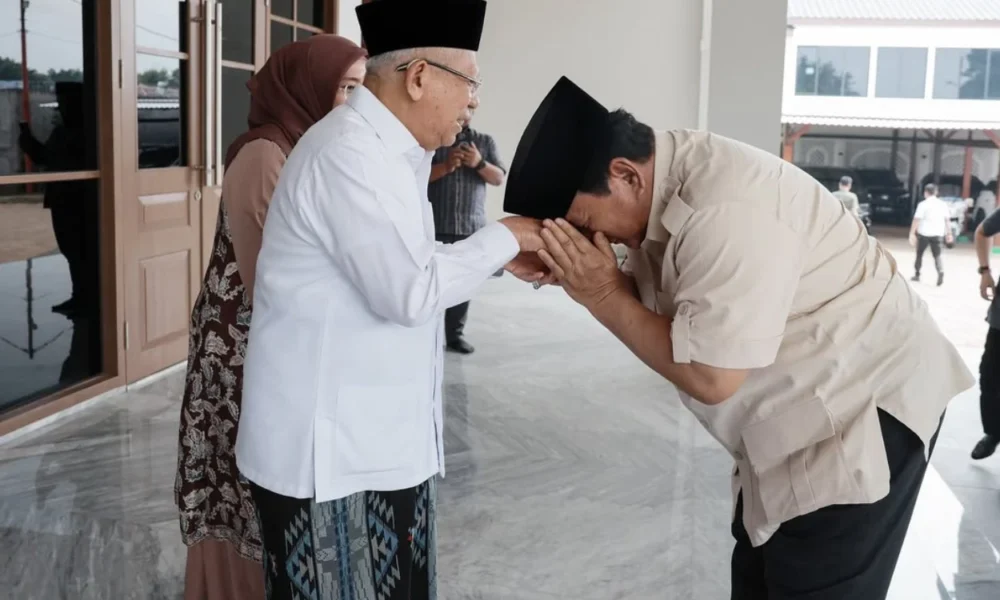 Momen haru, prabowo sungkem ke ma'ruf amin saat berkunjung ke rumahnya di depok