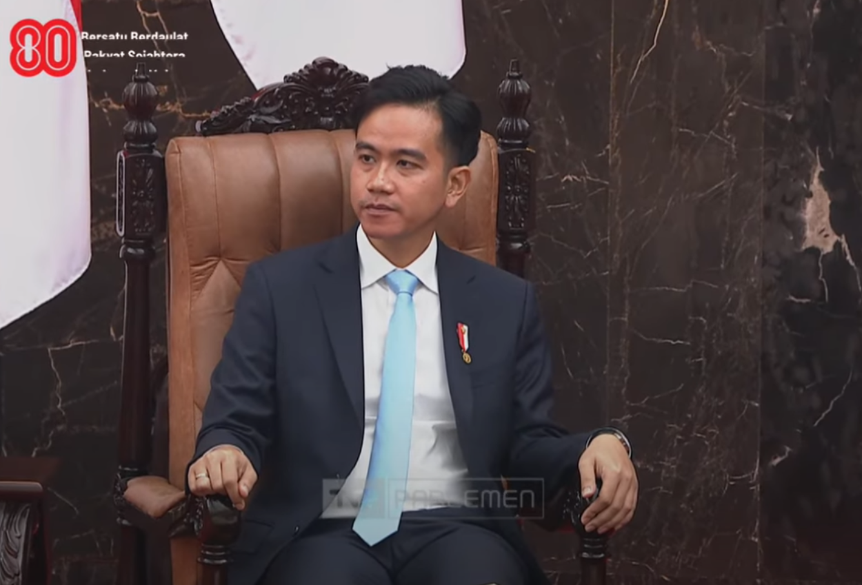 Netizen dibuat salfok oleh ekspresi gibran rakabuming saat sidang tahunan mpr ri 2025 (1)