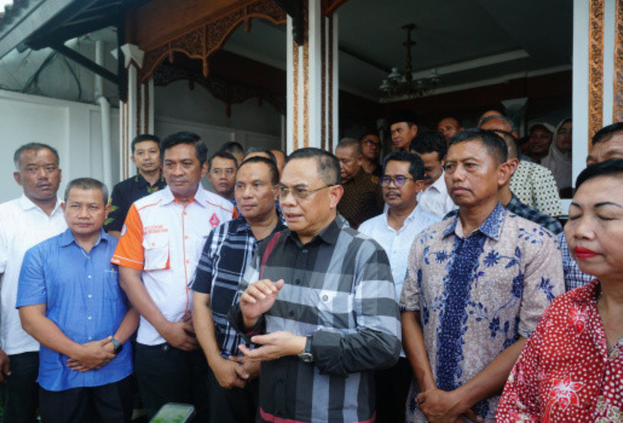 Pajak naik 250%, bupati pati tantang 50 ribu pendemo