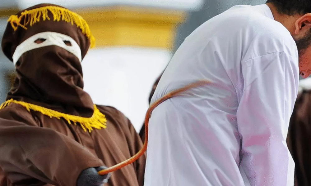 Pasangan sesama jenis di aceh dihukum cambuk 76 kali (1)