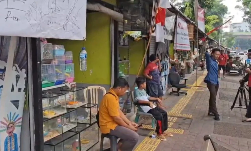 Pedagang pasar barito tetap berjualan dan tolak relokasi usai groundbreaking taman bendera pusaka