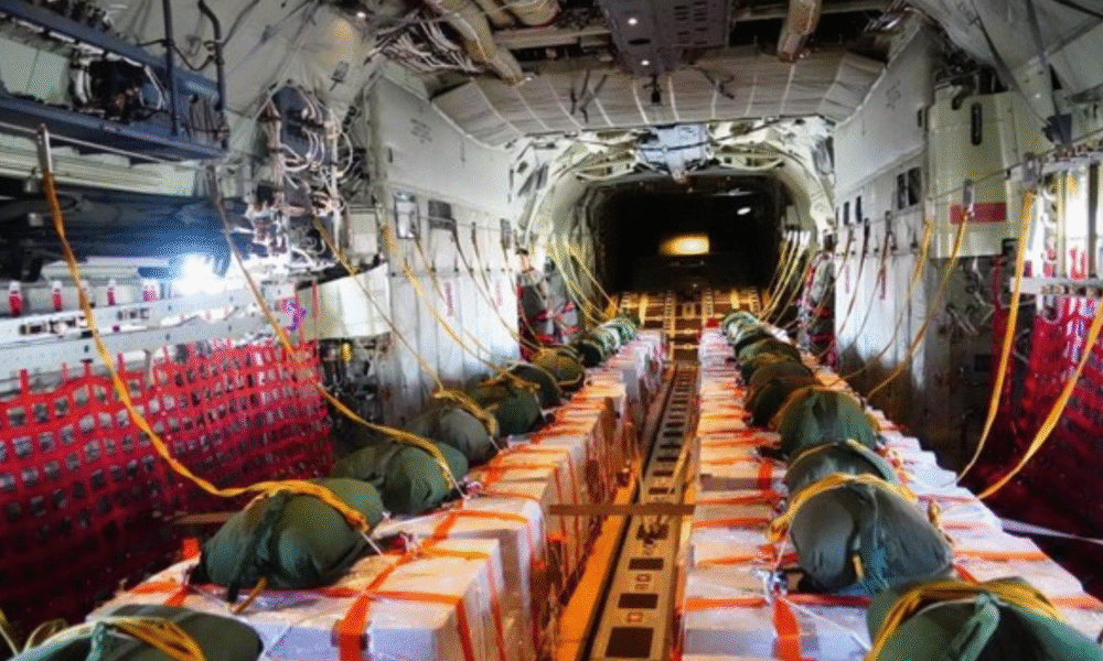 Peringati hut ke 80 ri, tni tebar 17,8 ton makanan di langit gaza