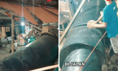 Pipa jumbo jatuh dari truk di tol jakut, 9 lapak pedagang rusak