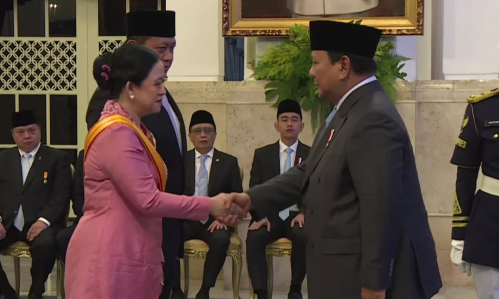 Prabowo beri tanda kehormatan kepada lebih dari 100 tokoh ada fadli zon hingga puan maharani