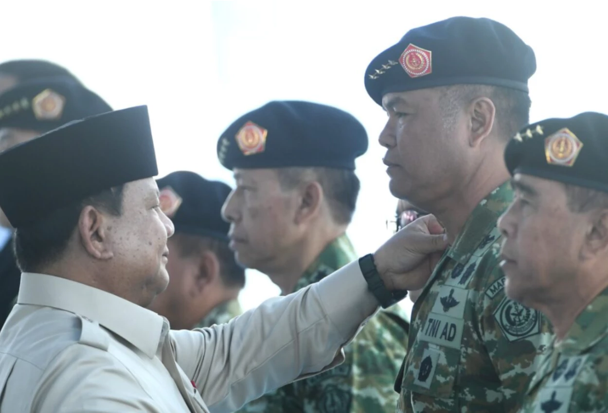Prabowo lantik wakil panglima tni, kepala badan pertahanan, dan resmikan satuan baru