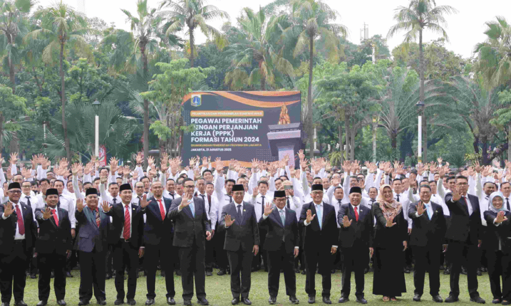 Pramono anung lantik 2.703 pppk tahap i di balai kota jakarta