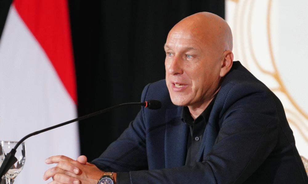 Profil alexander zwiers, direktur teknik baru pssi