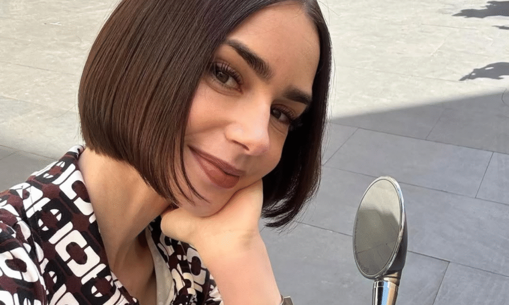 Profil lily collins pemeran utama serial emily in paris, ternyata pernah terjun ke dunia jurnalistik