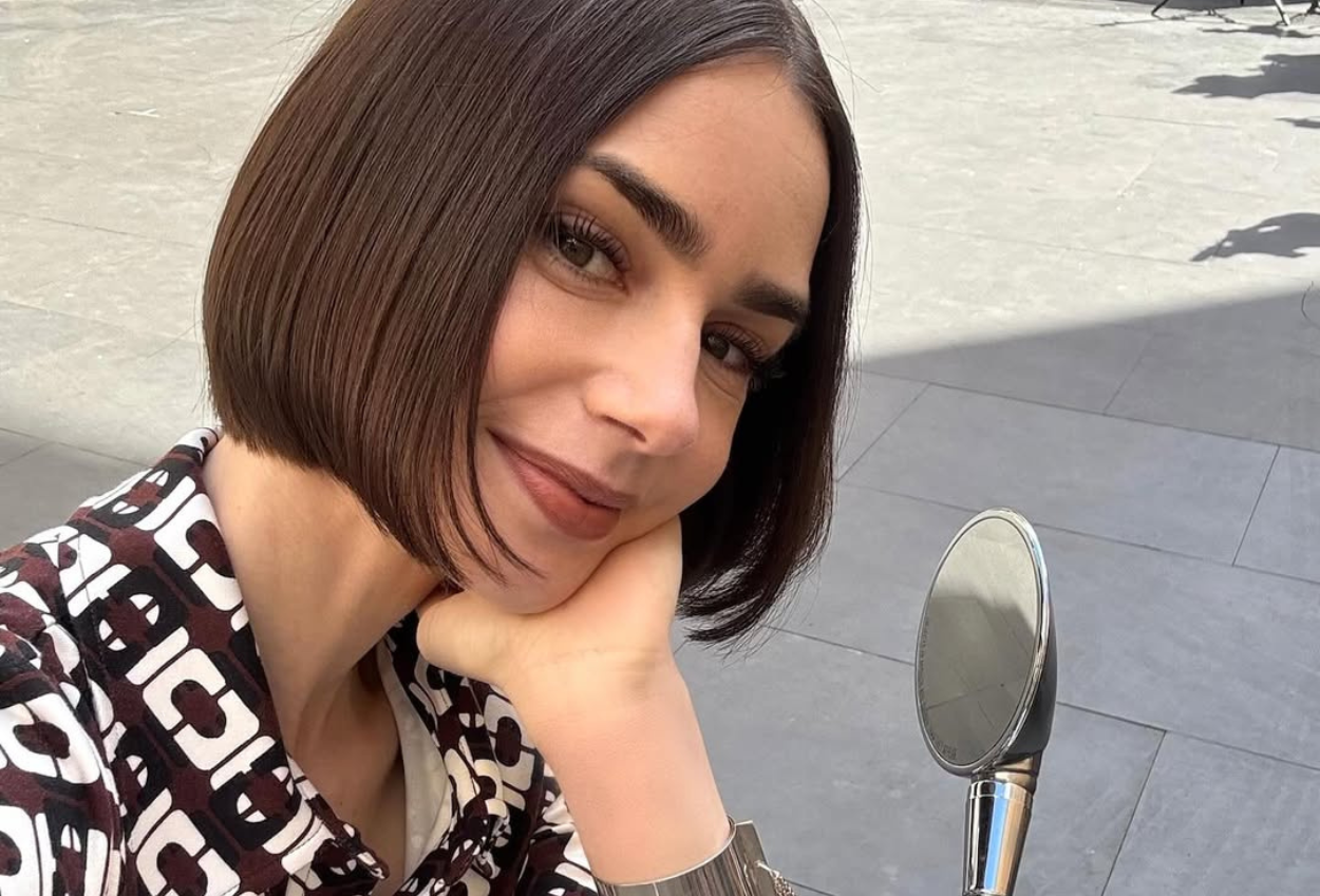Profil lily collins pemeran utama serial emily in paris, ternyata pernah terjun ke dunia jurnalistik