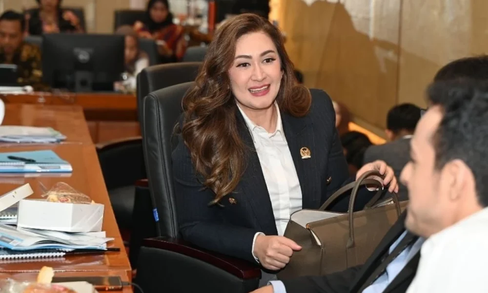 Profil nafa urbach, artis yang kini duduki kursi dpr ri